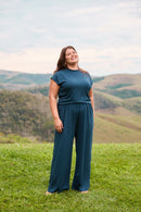 CALÇA RETA COM BOLSO MODAL GENEBRA MARINHO
